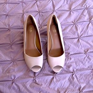 Clarks Artisan Heels Size 9 Nude